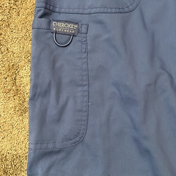 Cherokee Cargo Scrub pants - Picture 2 of 4